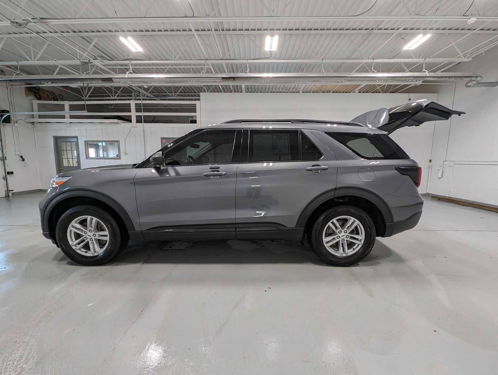 Certified 2023 Ford Explorer XLT image 12