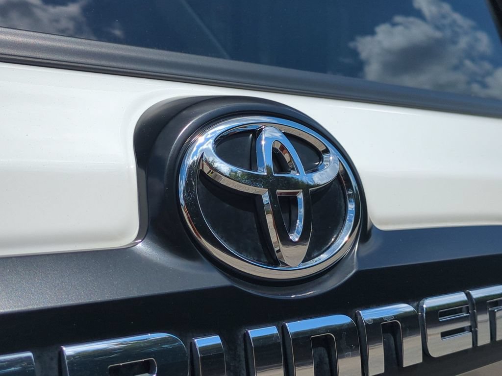 Used 2023 Toyota 4Runner TRD Off-Road Premium w/ Moonroof Package AWD/4WD image 6