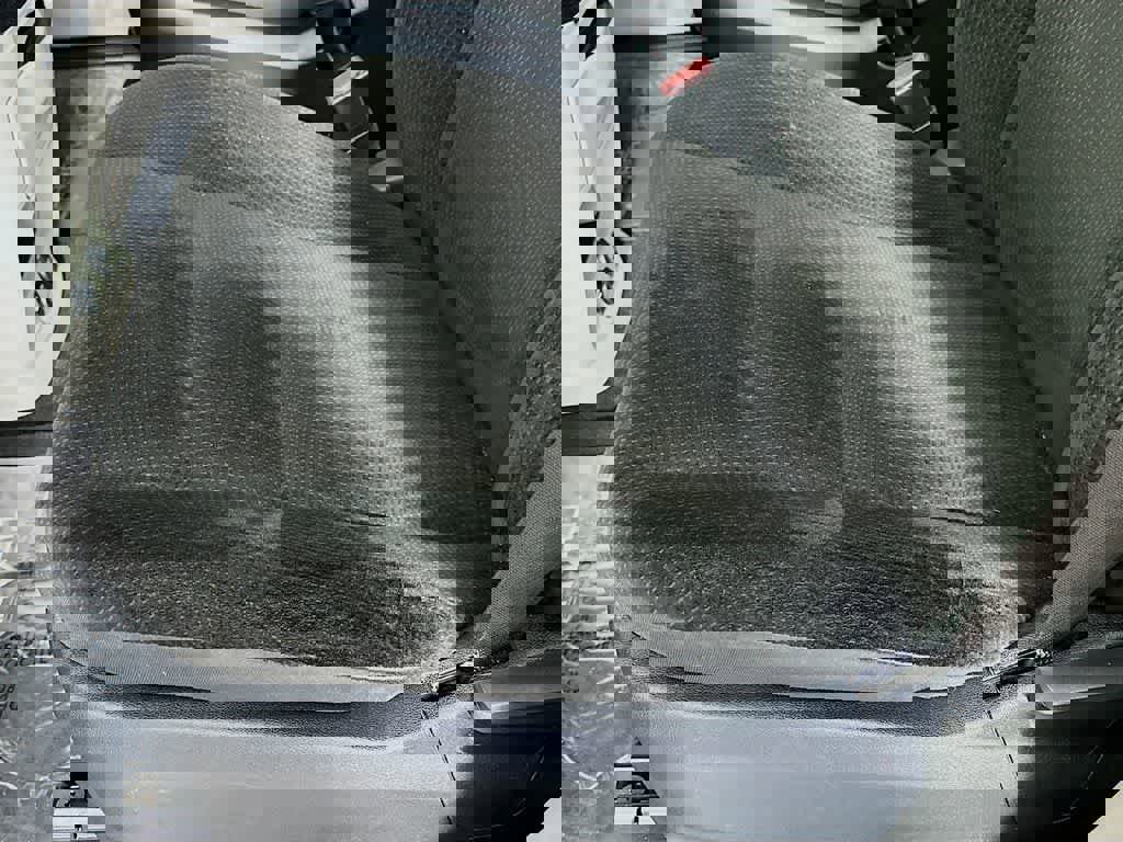 Used 2018 Dodge Grand Caravan SE w/ UConnect Hands-Free Group image 30