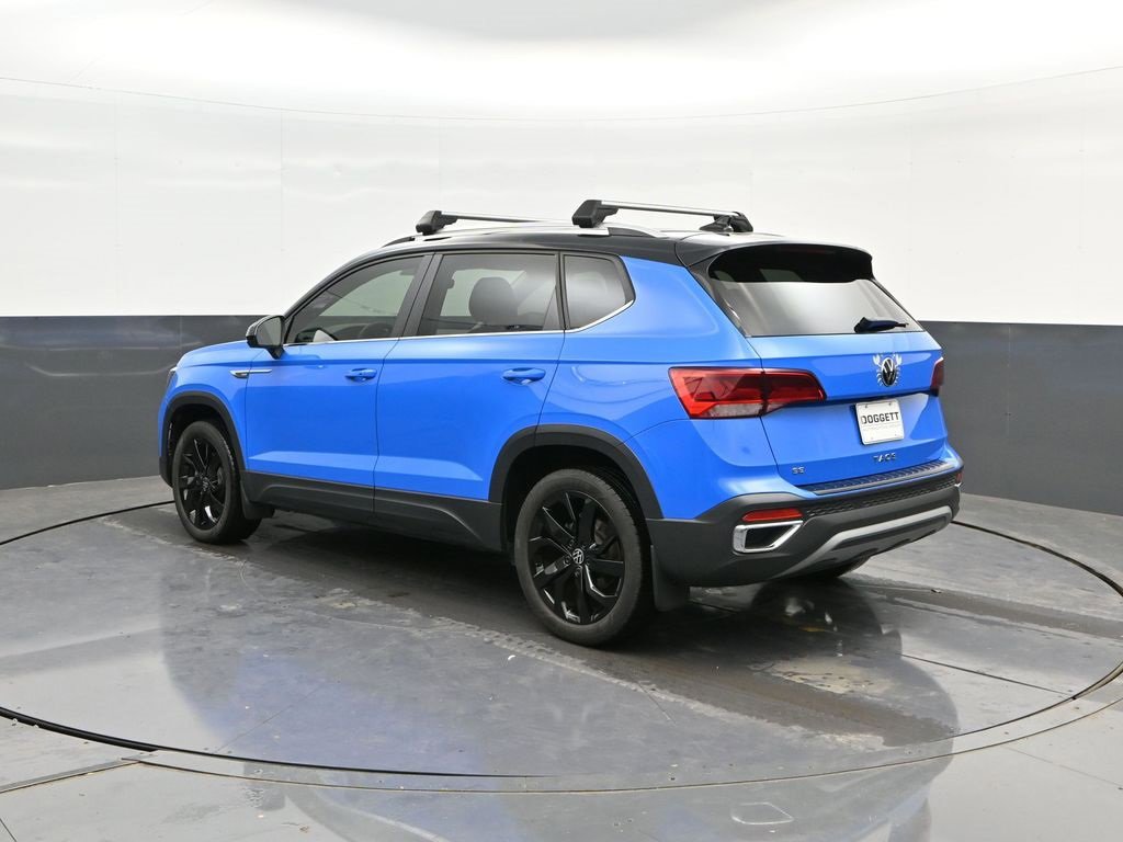 Used 2024 Volkswagen Taos SE w/ Panoramic Sunroof Package image 5