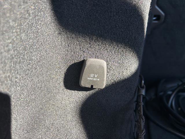 Used 2022 Volvo XC60 T8 Inscription w/ Advanced Package image 30