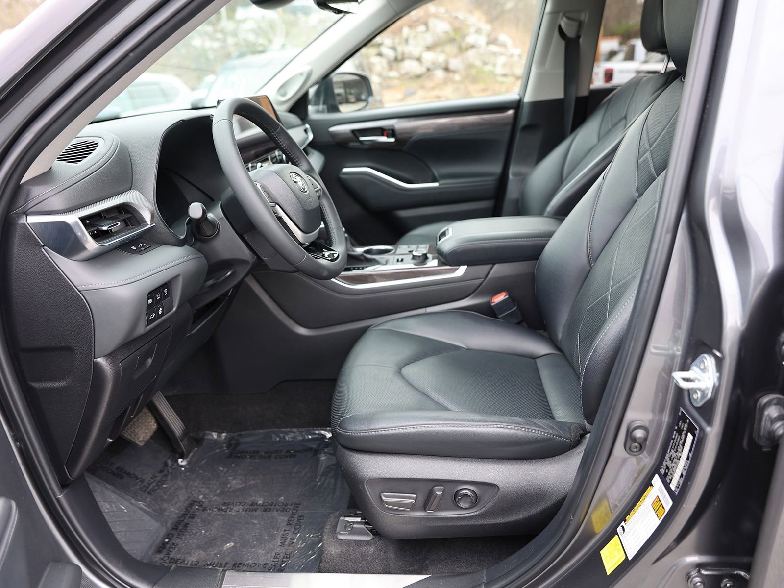 Used 2023 Toyota Highlander Platinum AWD/4WD image 18