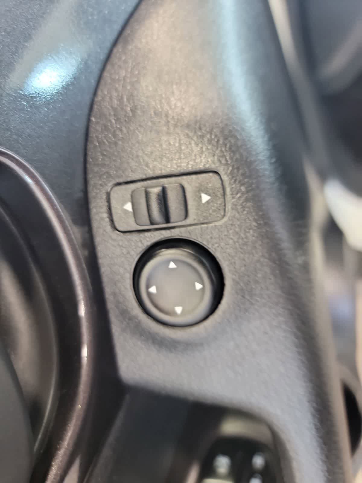 Used 2019 Nissan Rogue S AWD/4WD image 15