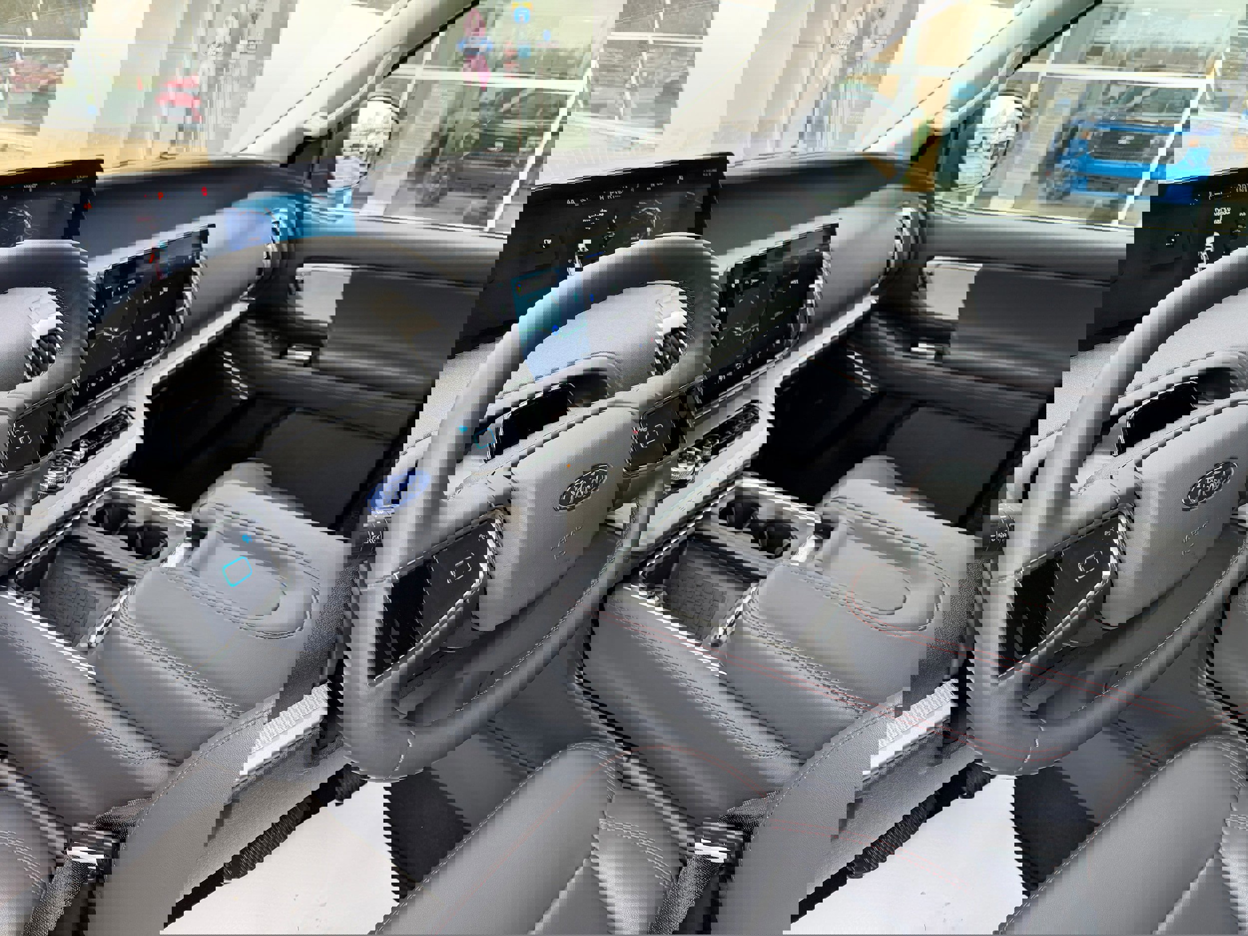 Certified 2025 Ford Expedition Active image 17