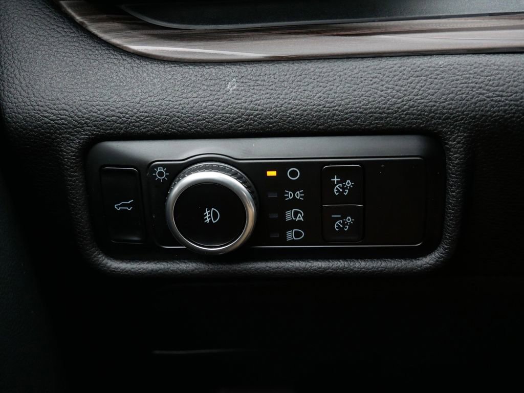 Certified 2023 Ford Explorer Limited w/ Limited Technology Package AWD/4WD image 18