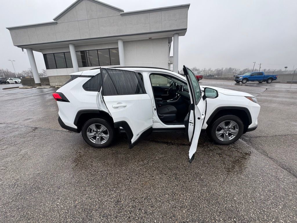 Used 2025 Toyota RAV4 XLE image 8