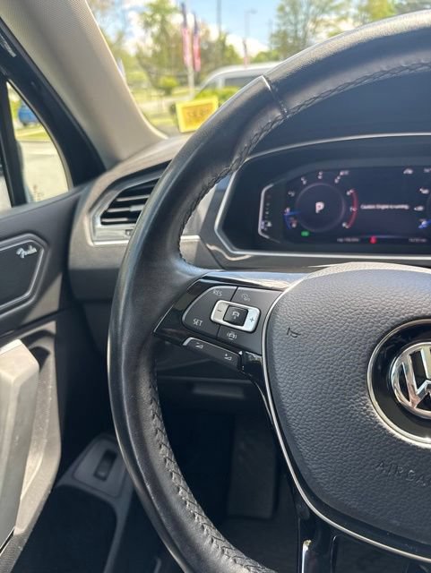 Used 2019 Volkswagen Tiguan SEL Premium AWD/4WD image 25