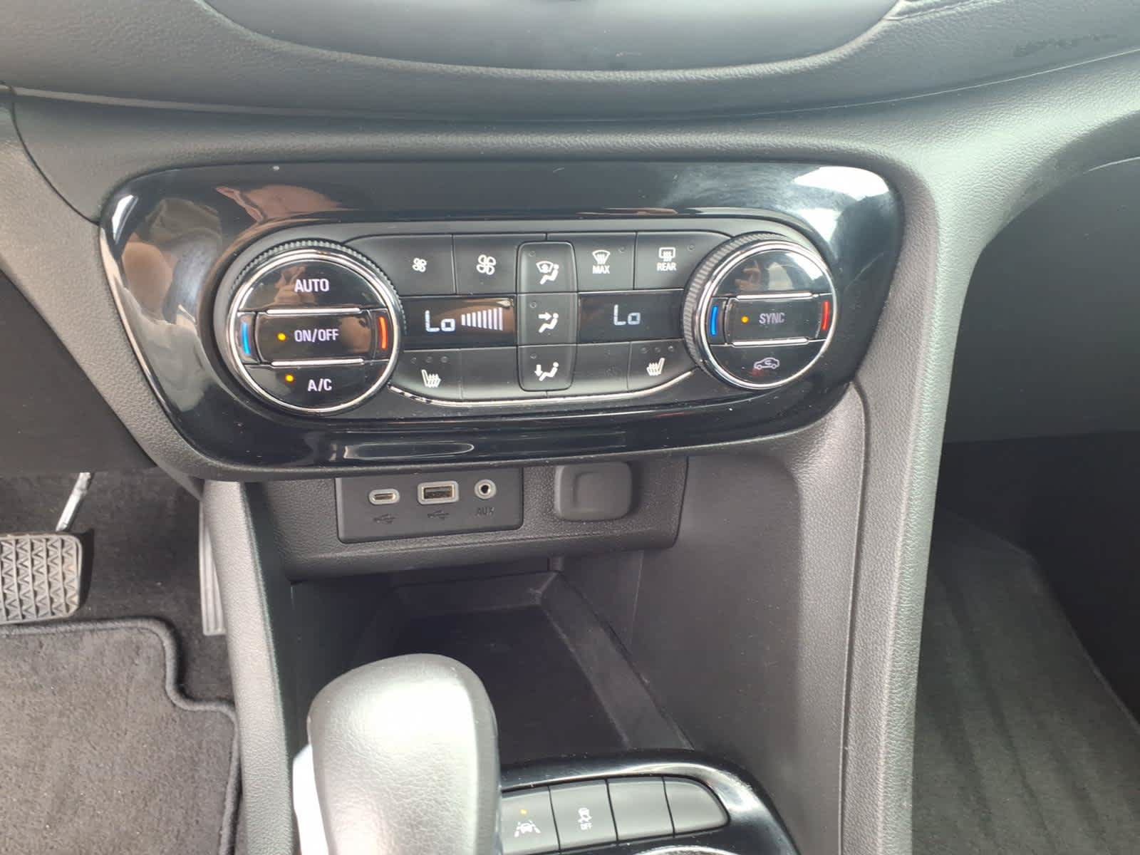 Used 2020 Buick Encore GX Essence FWD image 13