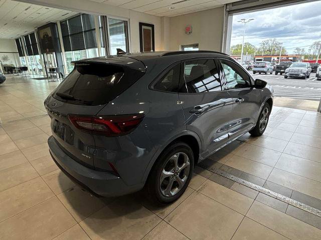 Certified 2024 Ford Escape ST-Line w/ Tech Pack #1 AWD/4WD image 3