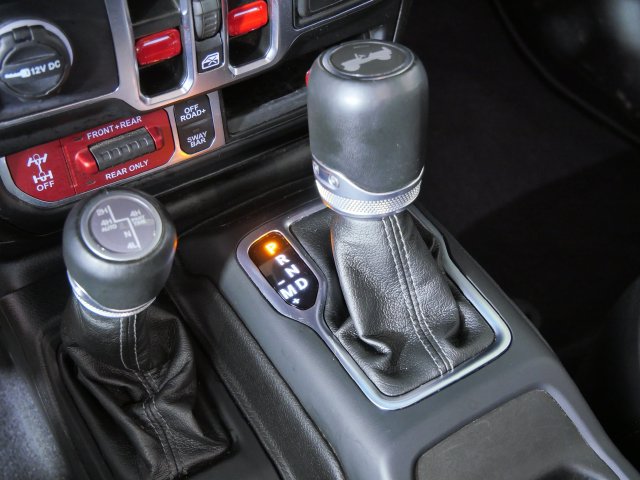 Used 2025 Jeep Wrangler Unlimited Rubicon AWD/4WD image 28