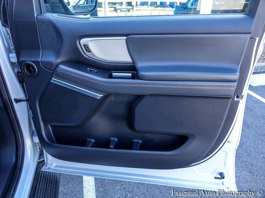 Certified 2025 Ford Expedition Active AWD/4WD image 31