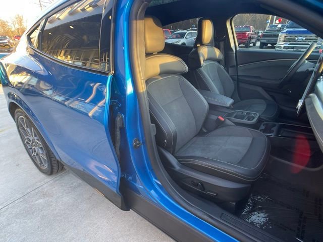 Certified 2025 Ford Mustang Mach-E GT image 35