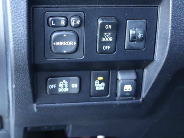 Used 2017 Toyota Tundra Platinum AWD/4WD image 31