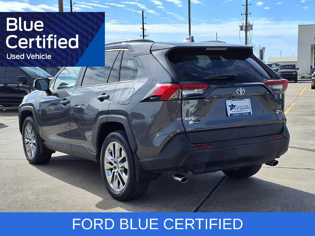 Used 2021 Toyota RAV4 XLE Premium FWD image 4