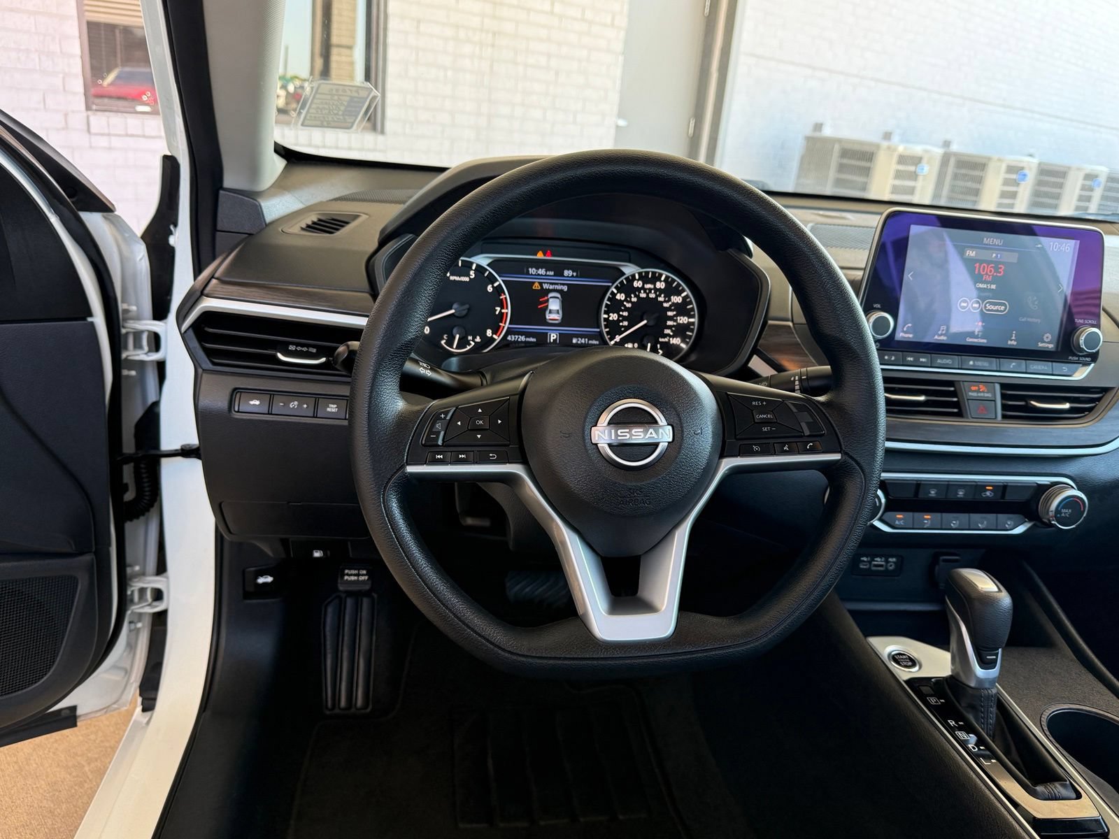 Used 2025 Nissan Altima 2.5 SV FWD image 12