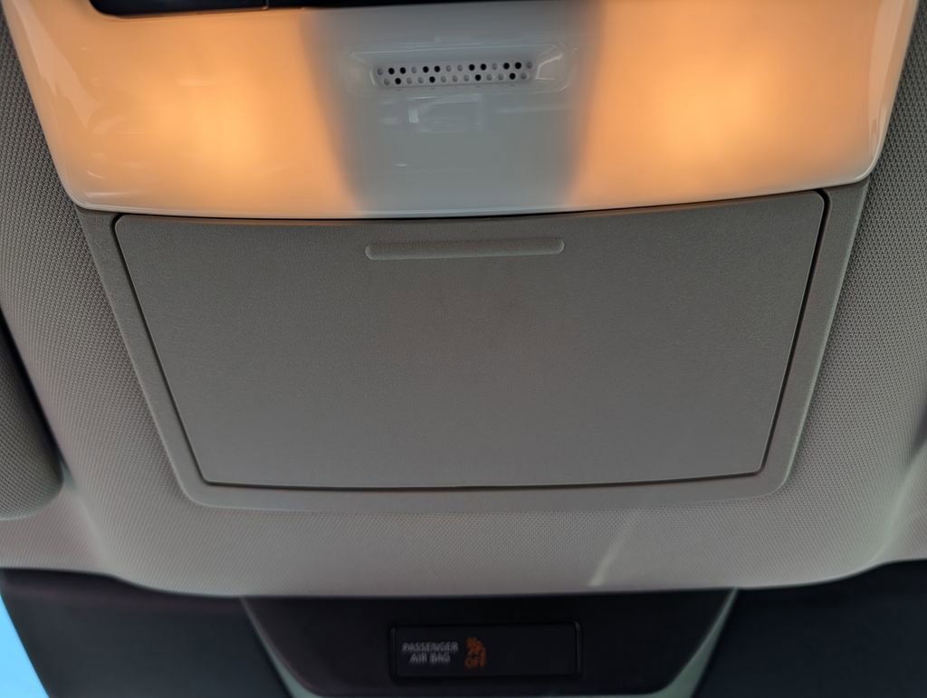 Used 2025 Nissan Pathfinder SV FWD image 17