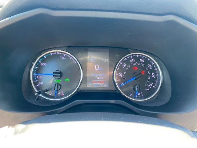 Used 2022 Toyota RAV4 XLE AWD/4WD image 18
