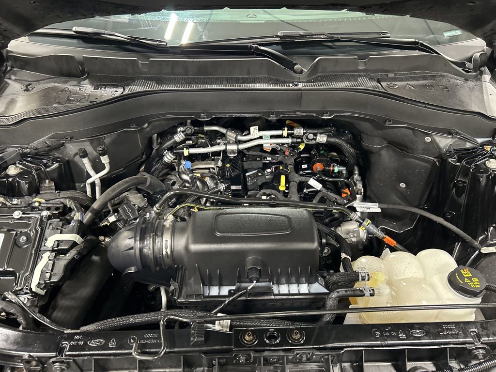 Certified 2024 Ford Explorer XLT w/ Class IV Trailer Tow Package image 33