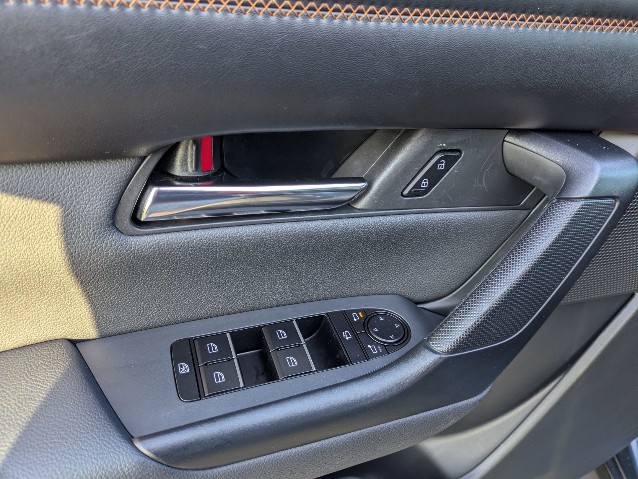 Used 2024 MAZDA CX-50 AWD 2.5 S w/ Cargo Package image 16