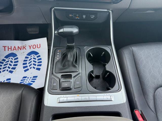 Used 2025 Kia Carnival image 21