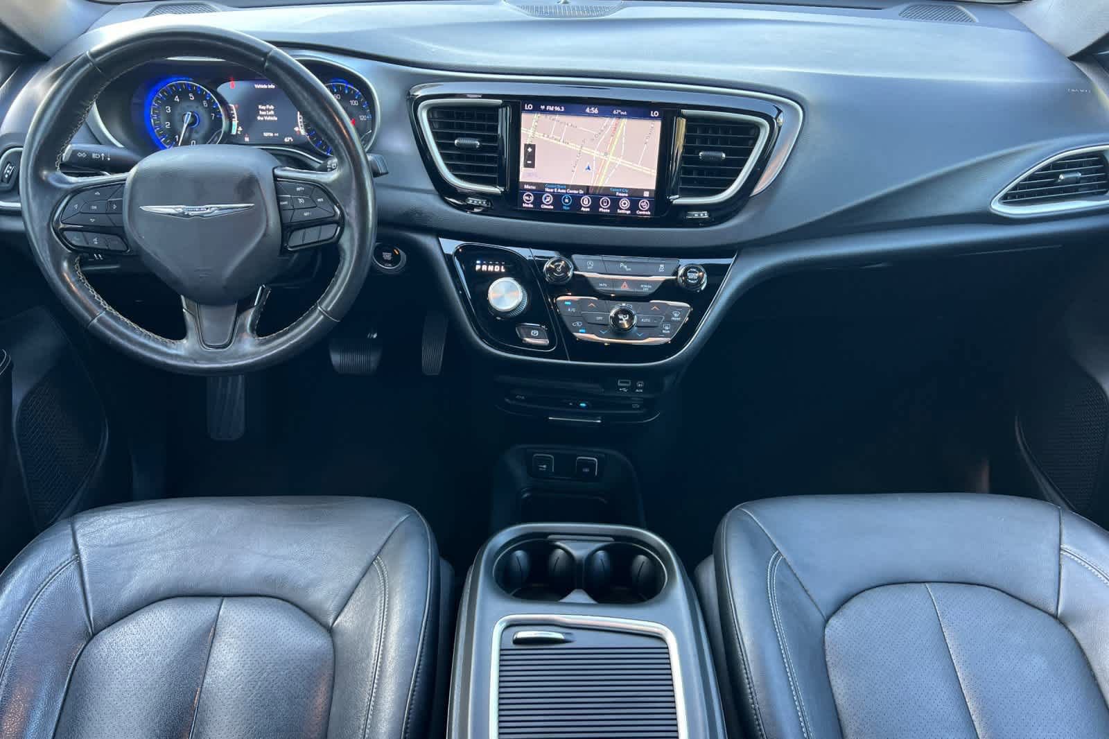 Used 2020 Chrysler Pacifica Touring-L Plus w/ S Appearance Package FWD image 3