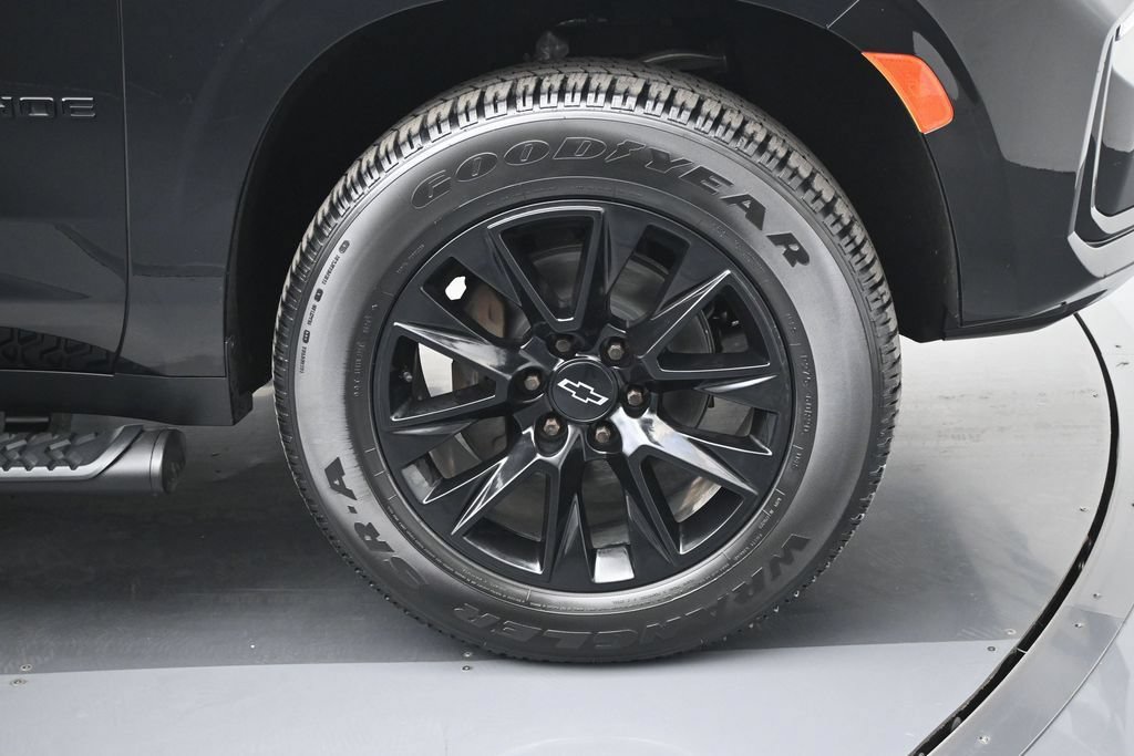Used 2022 Chevrolet Tahoe Z71 w/ Luxury Package AWD/4WD image 28