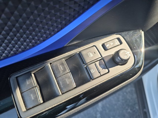 Used 2020 Toyota C-HR XLE FWD image 14