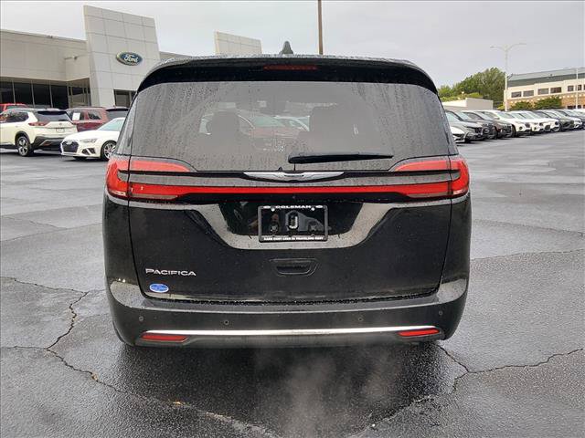 Used 2025 Chrysler Pacifica Select FWD image 5