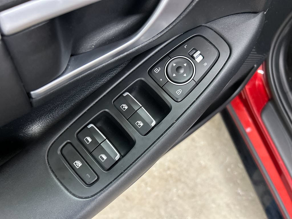 Used 2025 Hyundai Sonata SEL FWD image 27