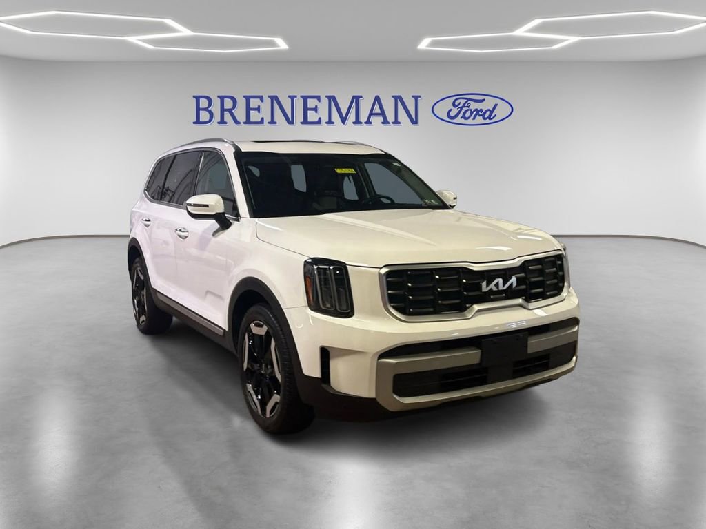 Used 2023 Kia Telluride S w/ S Sunroof Package image 8