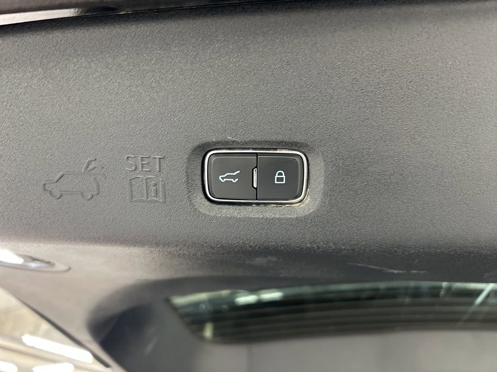 Certified 2025 Ford Expedition Platinum image 37