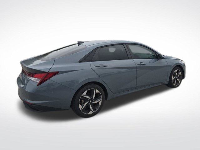 Used 2023 Hyundai Elantra SEL w/ Convenience Package FWD image 3