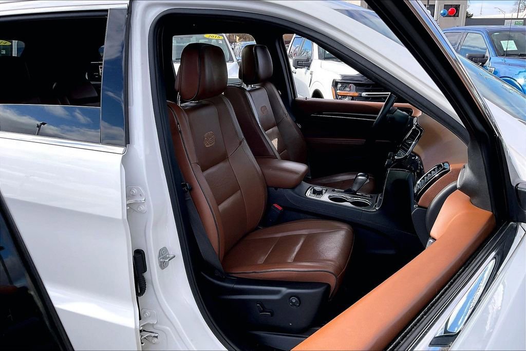 Used 2021 Jeep Grand Cherokee Overland AWD/4WD image 6