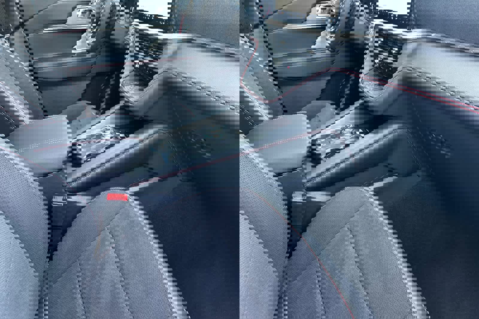 Certified 2025 Ford Explorer ST image 17