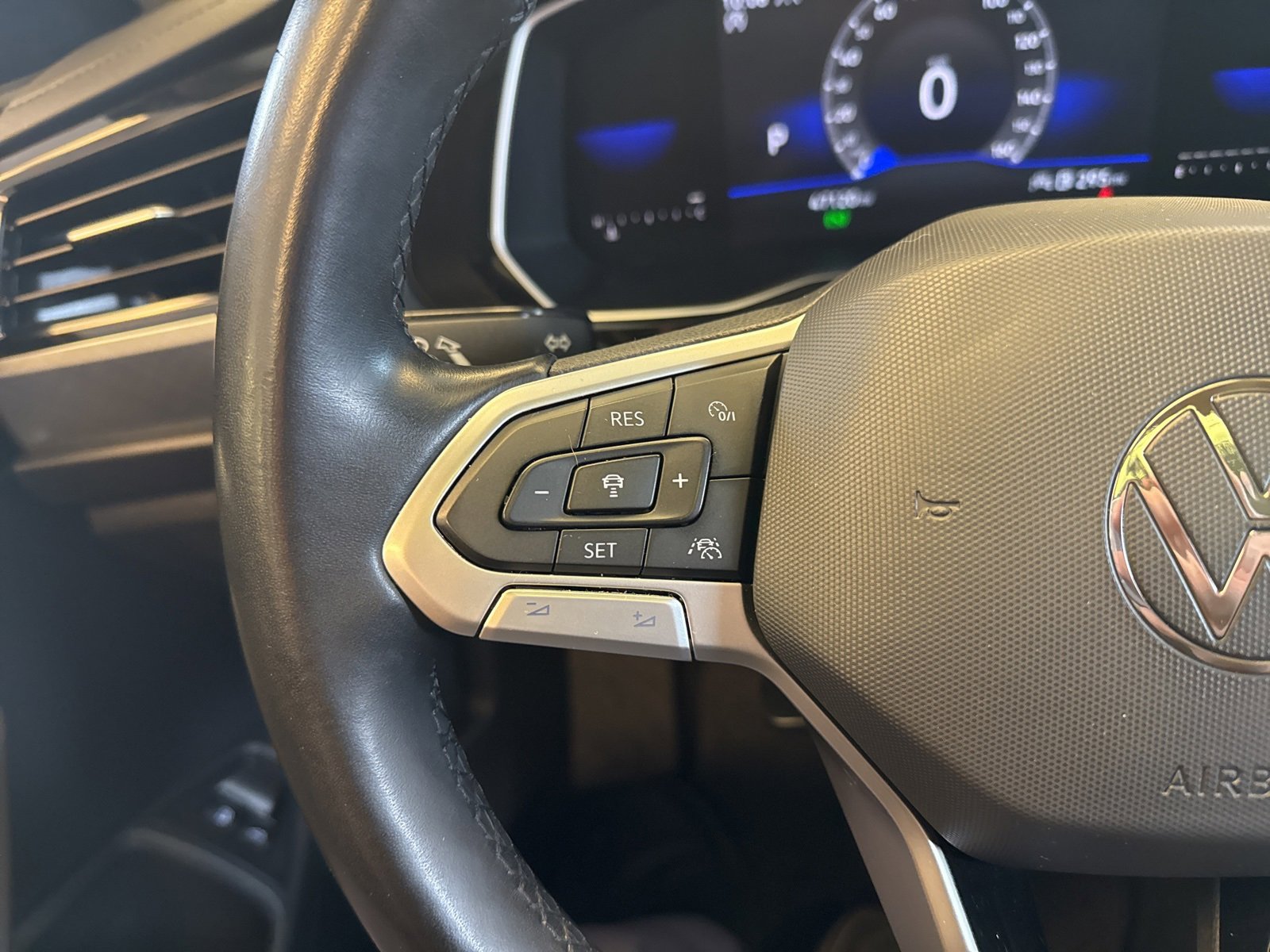 Used 2022 Volkswagen Jetta SE w/ Panoramic Sunroof Package image 19