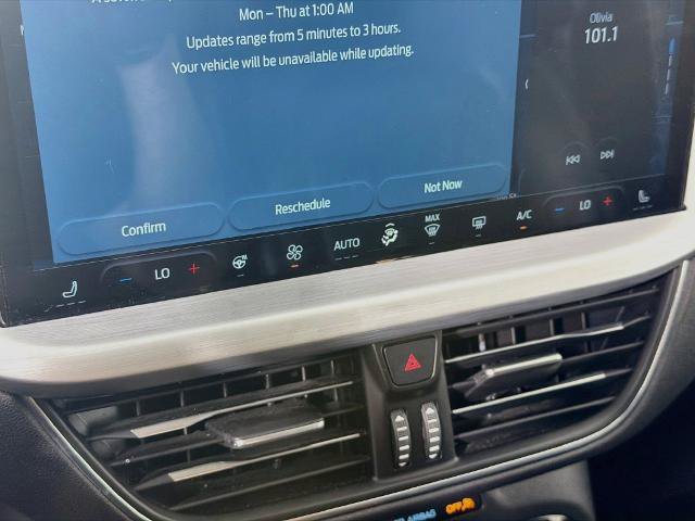 Certified 2025 Ford Escape Platinum AWD/4WD image 16