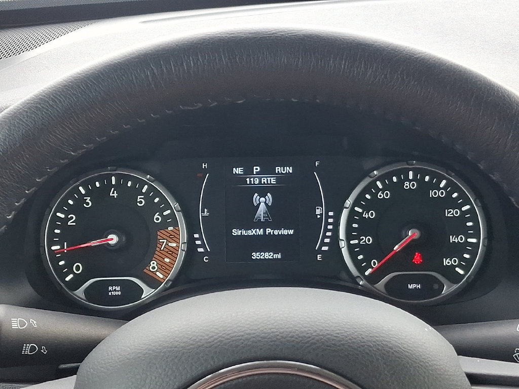 Used 2023 Jeep Renegade Latitude w/ Premium Group AWD/4WD image 19