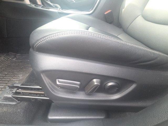 Used 2024 Toyota Corolla Cross XLE w/ Convenience Package image 29