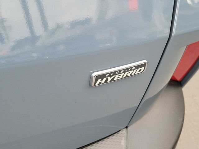 Certified 2023 Ford Escape SE w/ PHEV Premium Package FWD image 22