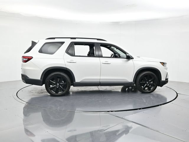 Used 2025 Honda Pilot Black Edition image 2