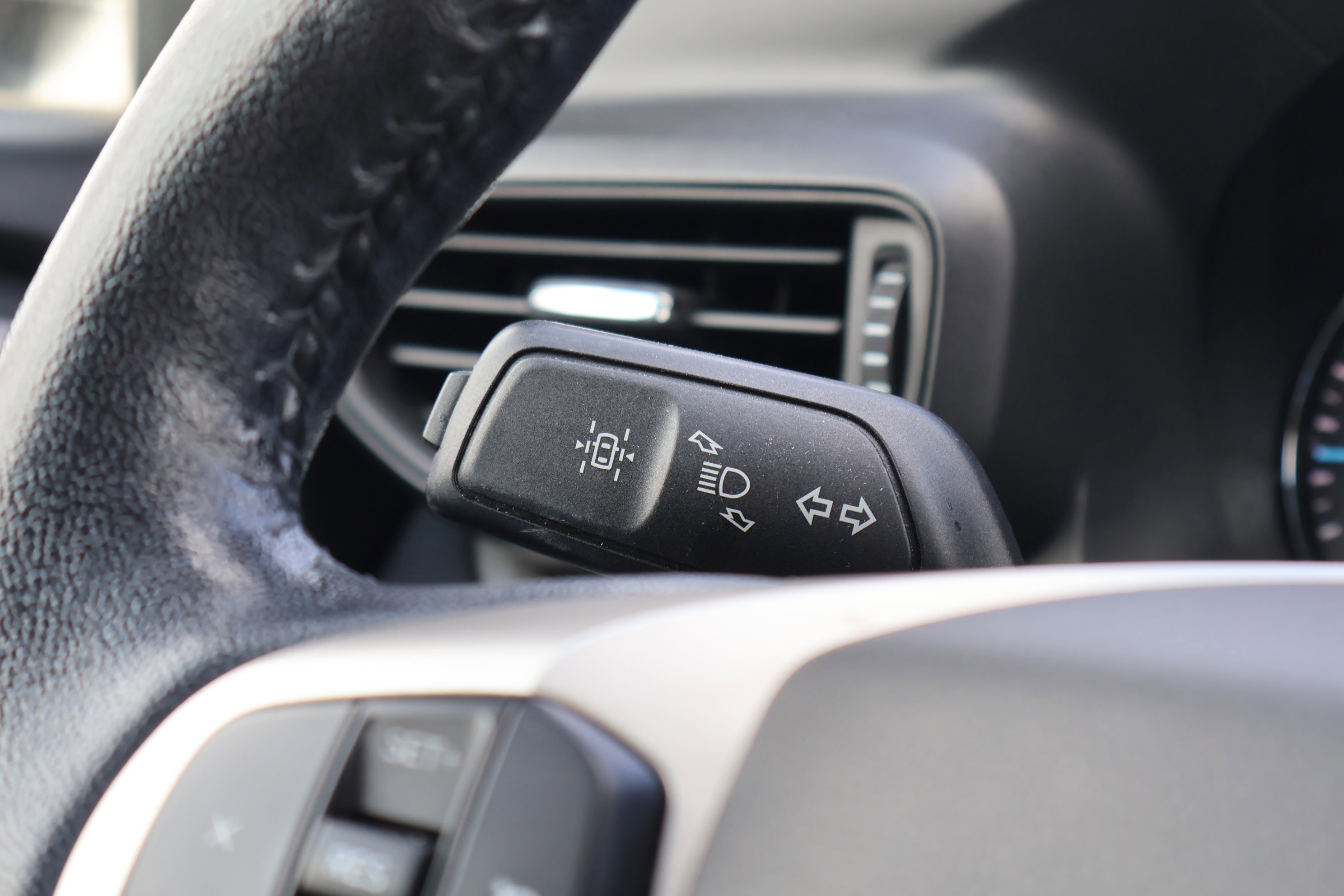 Certified 2021 Ford Explorer XLT image 18