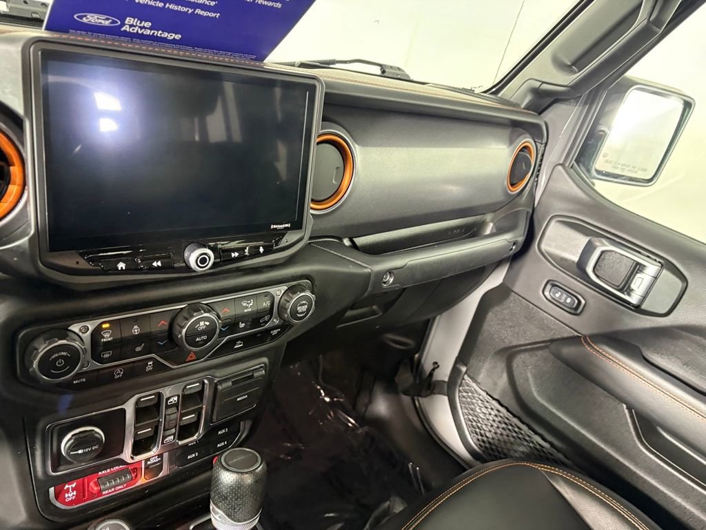 Used 2023 Jeep Gladiator Mojave w/ LED Lighting Group image 15