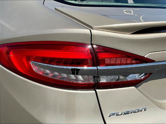 Certified 2017 Ford Fusion SE w/ Fusion SE Technology Package FWD image 23