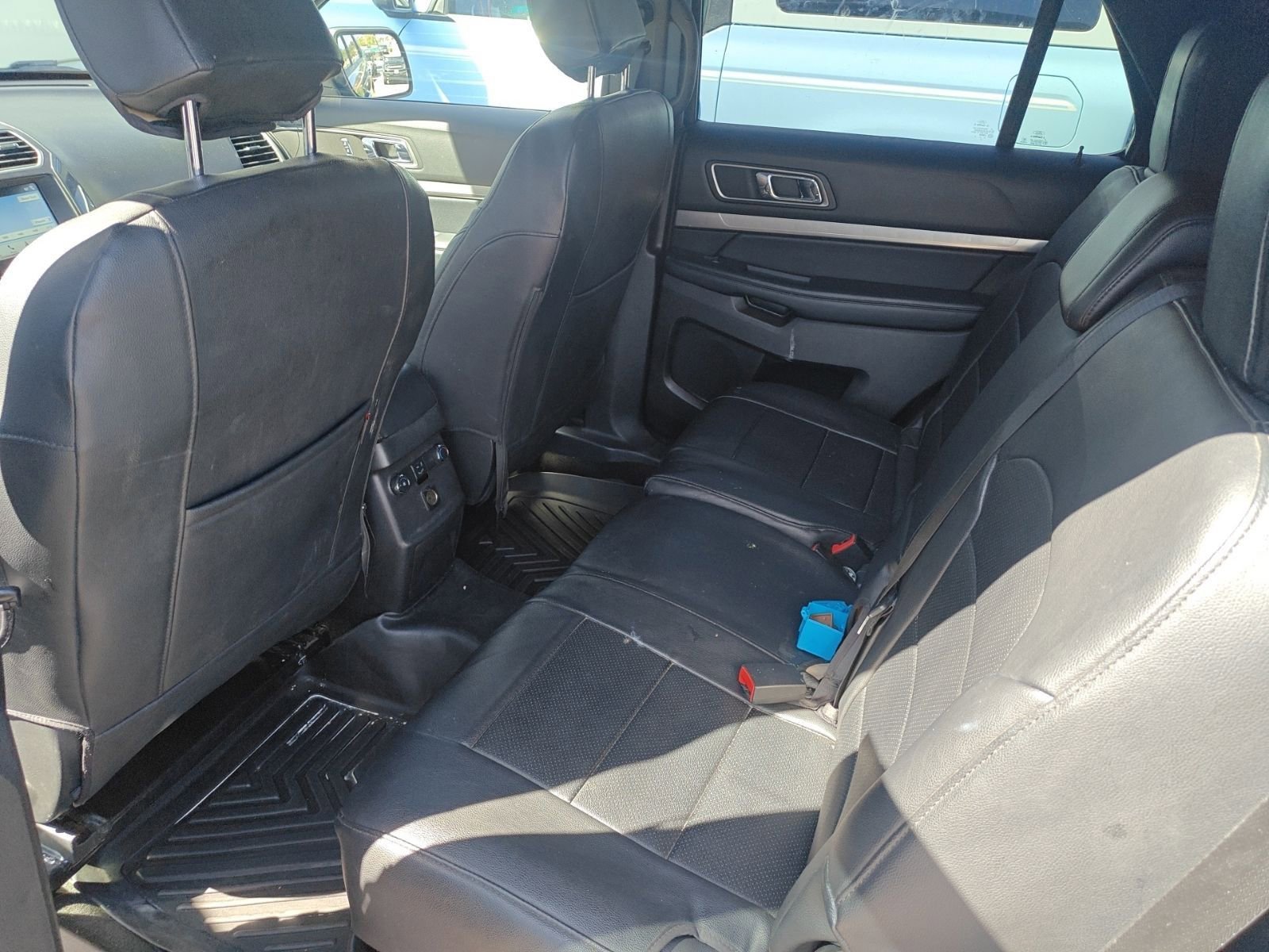 Certified 2018 Ford Explorer XLT w/ Equipment Group 202A FWD image 7