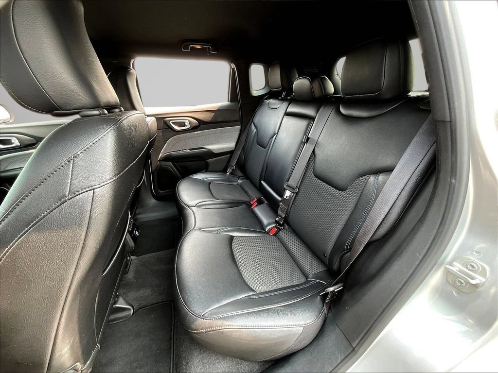 Used 2024 Jeep Compass Latitude AWD/4WD image 22
