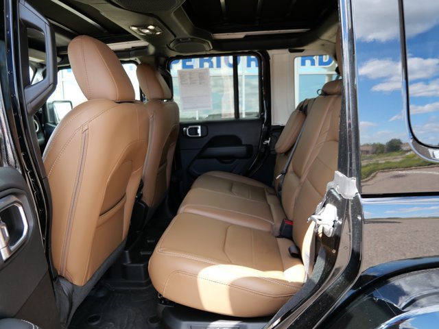 Used 2022 Jeep Wrangler Unlimited Sahara w/ Cold Weather Group AWD/4WD image 16