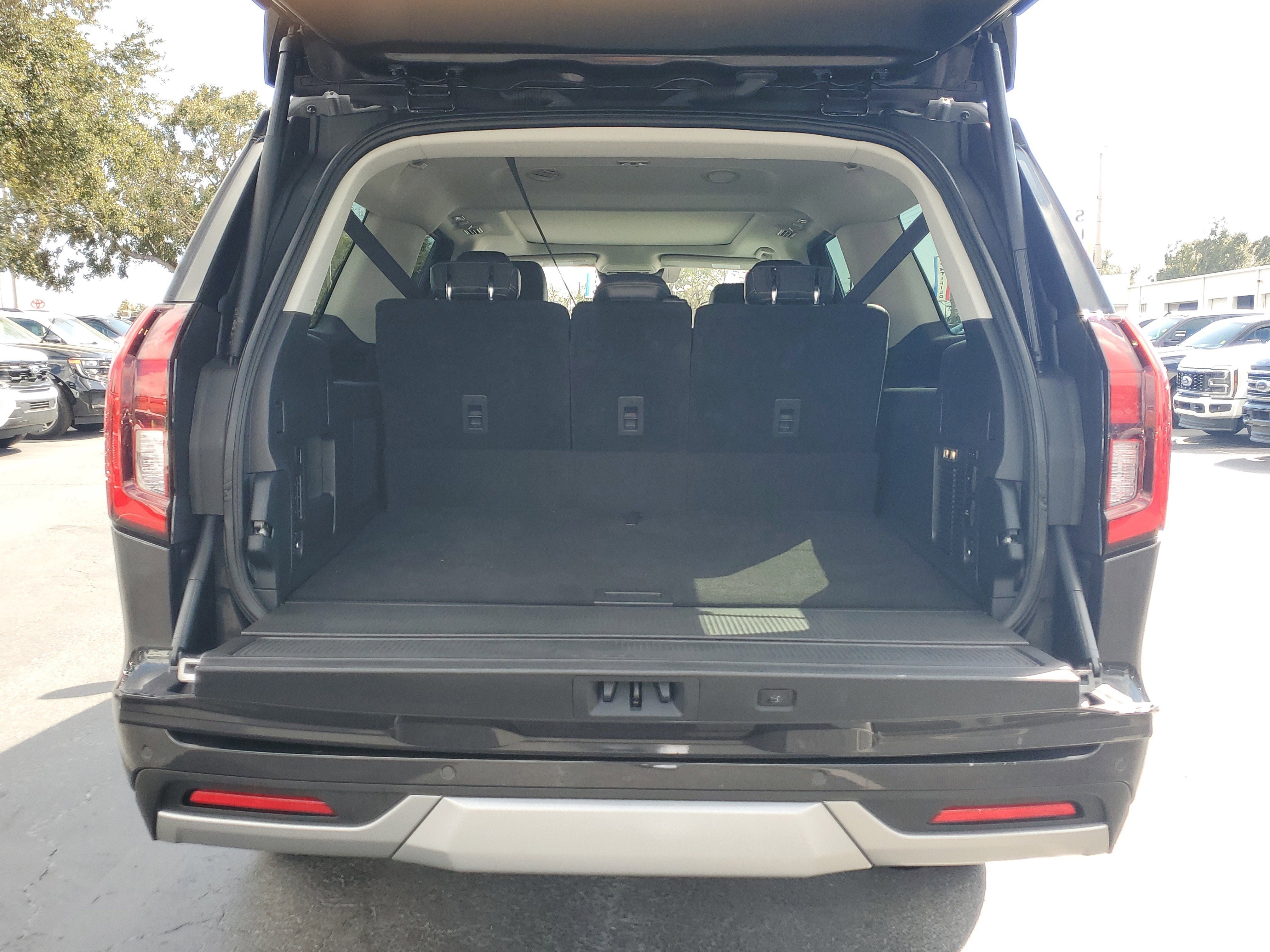 Certified 2025 Ford Expedition Max Platinum image 10