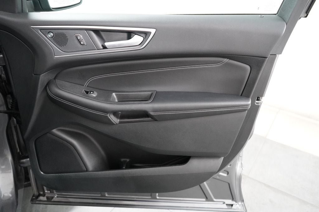 Certified 2023 Ford Edge Titanium AWD/4WD image 28