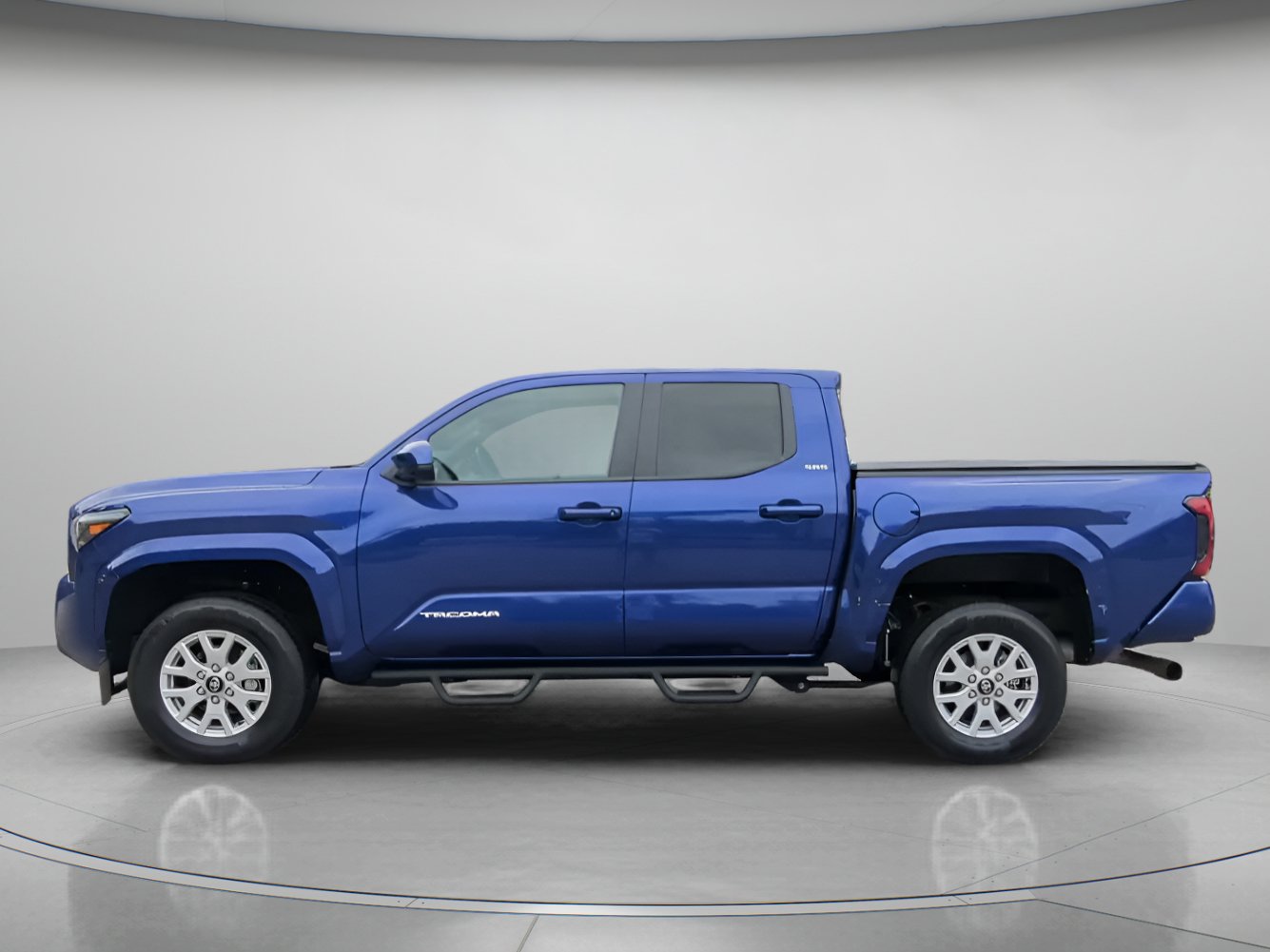 Used 2025 Toyota Tacoma SR5 RWD image 17
