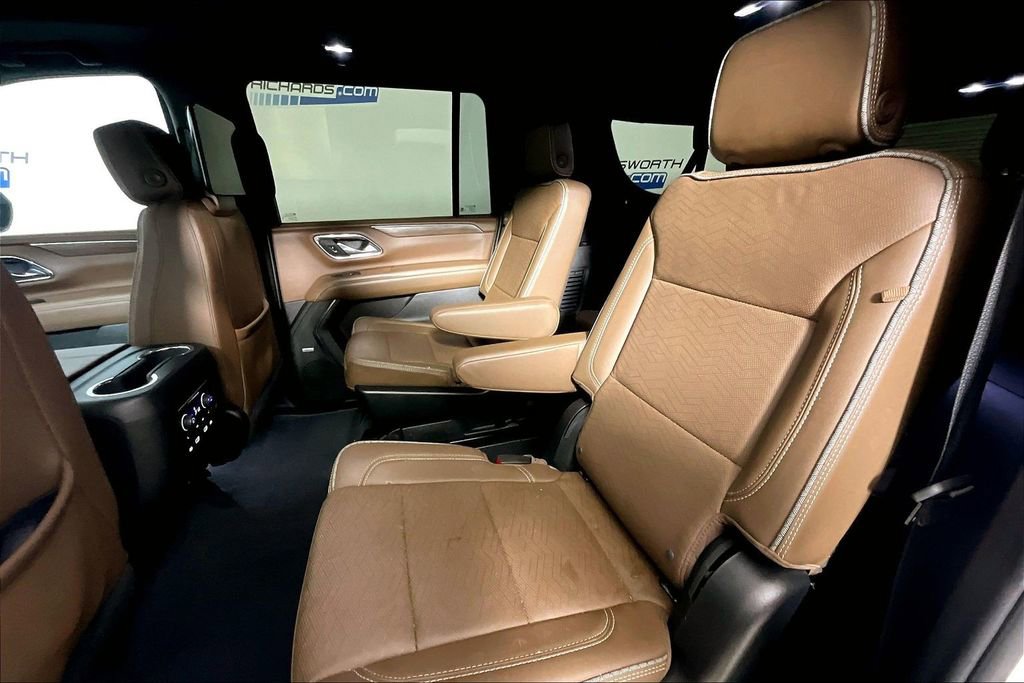 Used 2023 Chevrolet Suburban High Country AWD/4WD image 21
